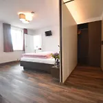 Zum Hirschen Hotel *